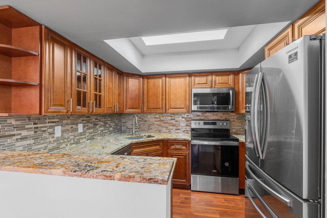 En Venta: $325,000 (3 camas, 3 baños, 1326 Pies cuadrados)