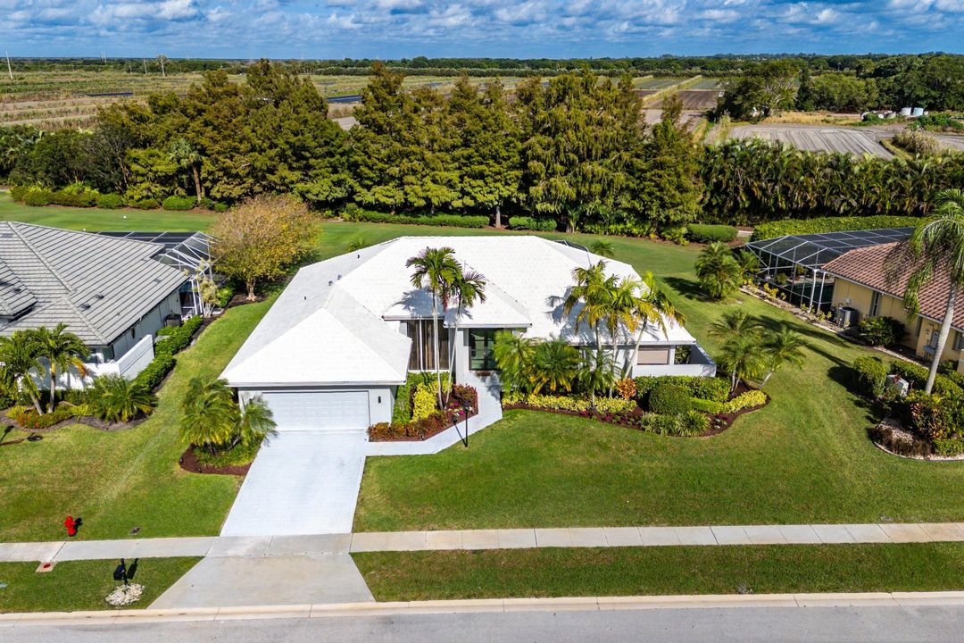 En Venta: $925,000 (3 camas, 2 baños, 2708 Pies cuadrados)