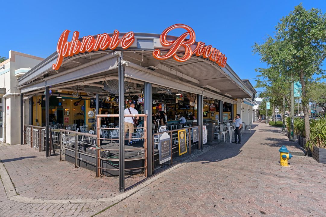 En Venta: $325,000 (3 camas, 3 baños, 1326 Pies cuadrados)