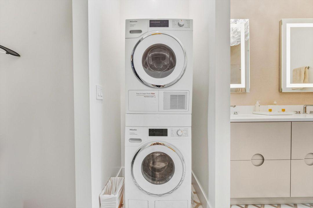 На продажу: $2,350,000 (3 спален, 3 ванн, 2046 Квадратных фут)