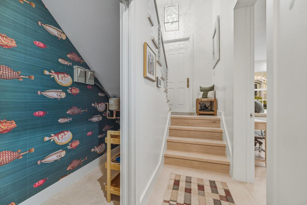 На продажу: $2,350,000 (3 спален, 3 ванн, 2046 Квадратных фут)