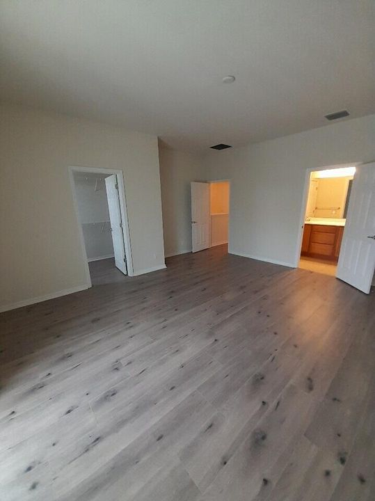 For Rent: $3,200 (3 beds, 2 baths, 1601 Square Feet)