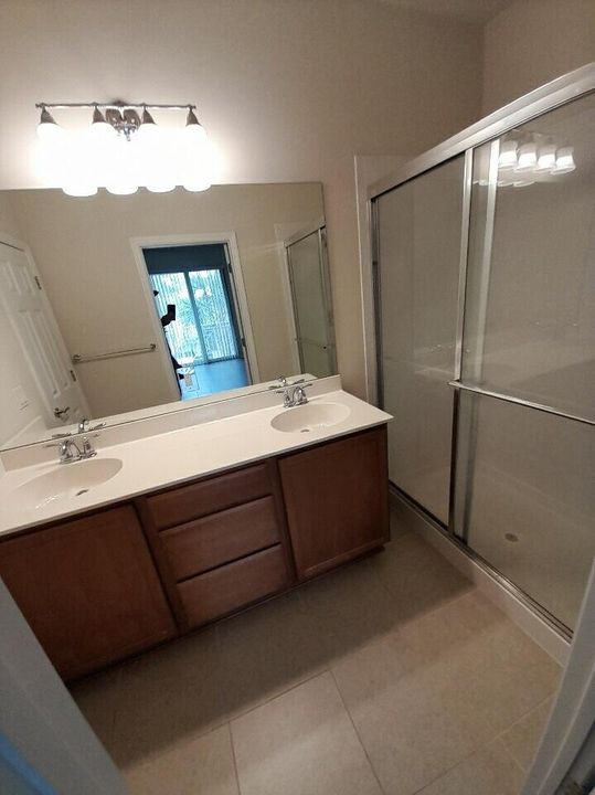 For Rent: $3,200 (3 beds, 2 baths, 1601 Square Feet)