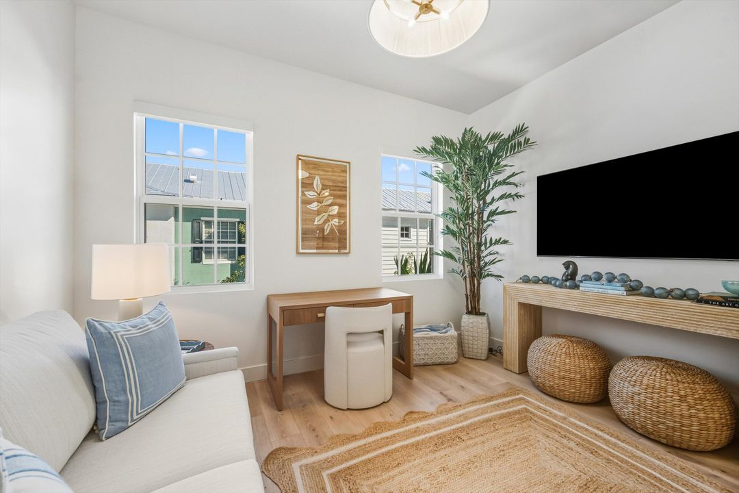 На продажу: $2,350,000 (3 спален, 3 ванн, 2046 Квадратных фут)