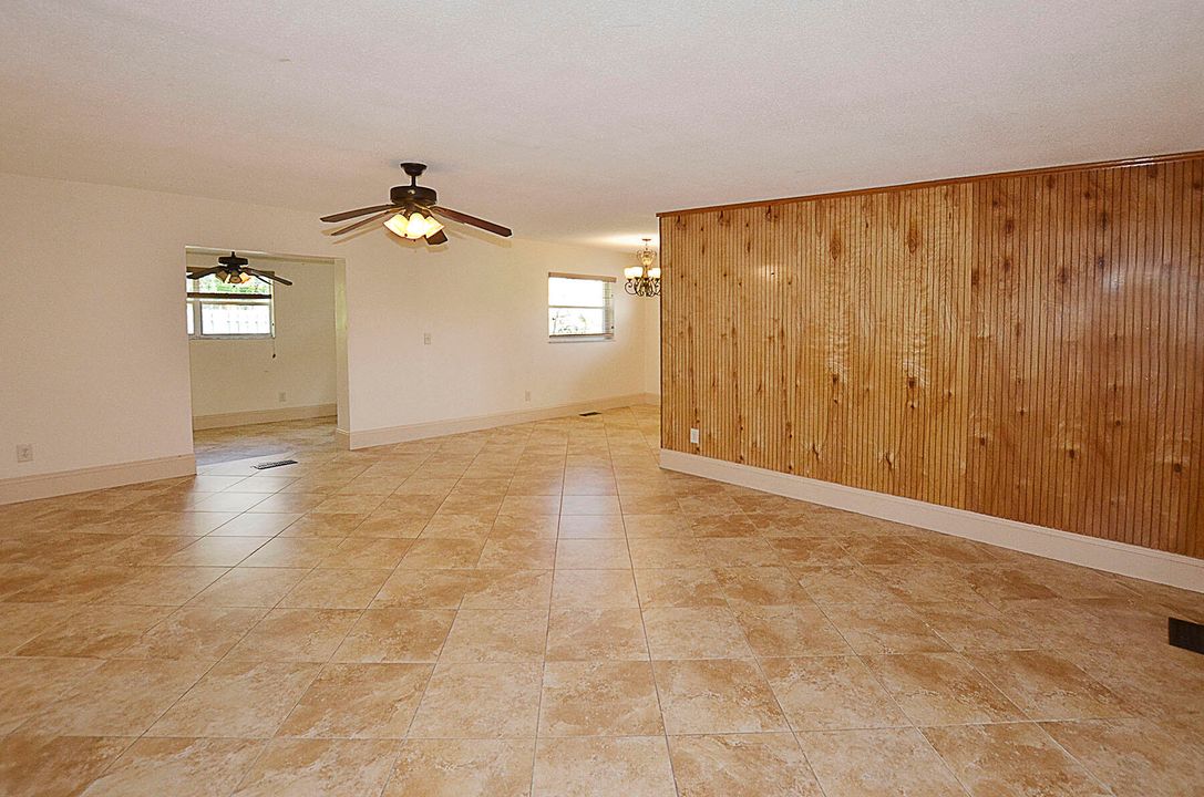 For Sale: $320,000 (3 beds, 2 baths, 1455 Square Feet)