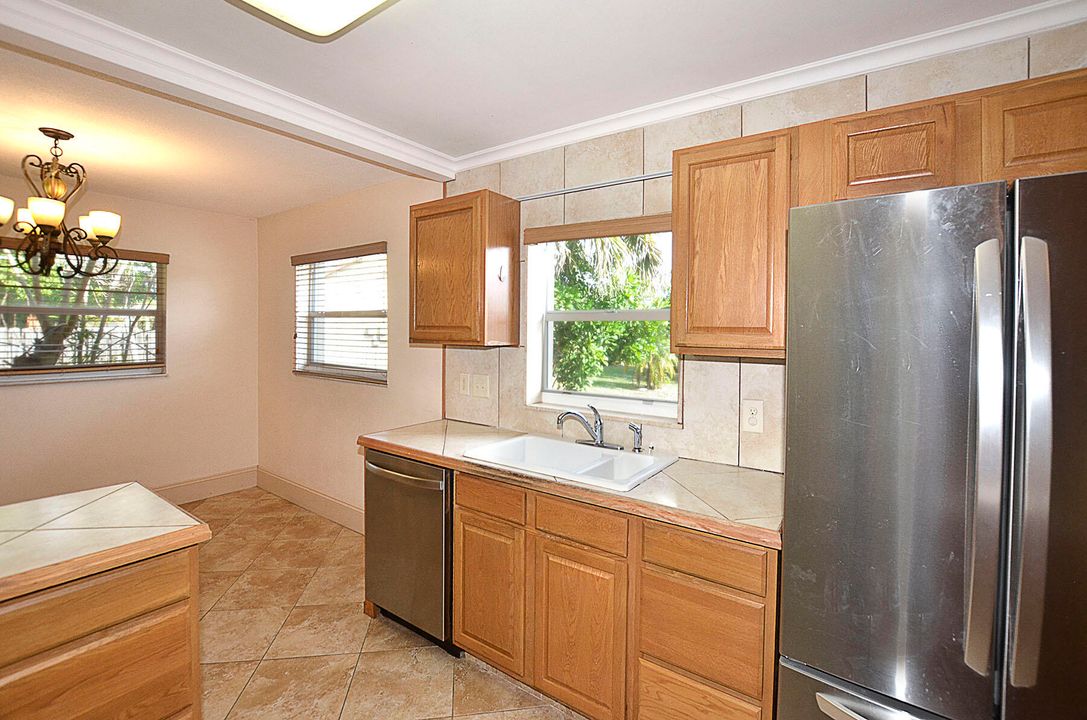 For Sale: $320,000 (3 beds, 2 baths, 1455 Square Feet)