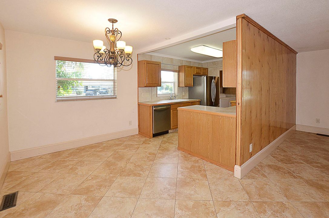 For Sale: $320,000 (3 beds, 2 baths, 1455 Square Feet)