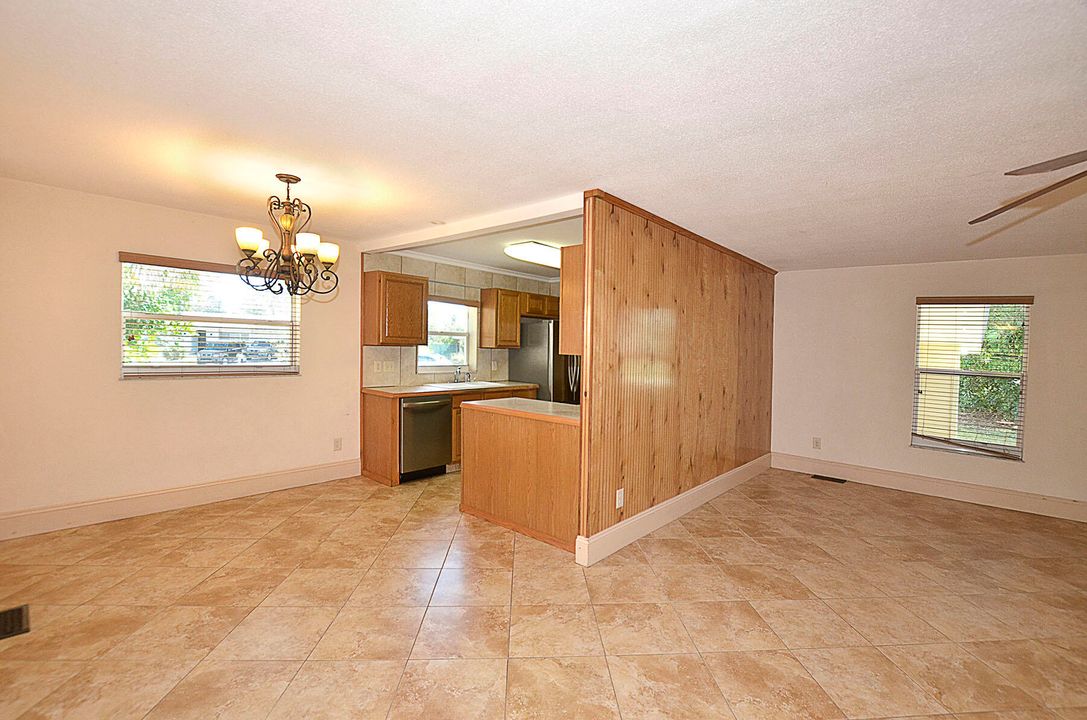 For Sale: $320,000 (3 beds, 2 baths, 1455 Square Feet)