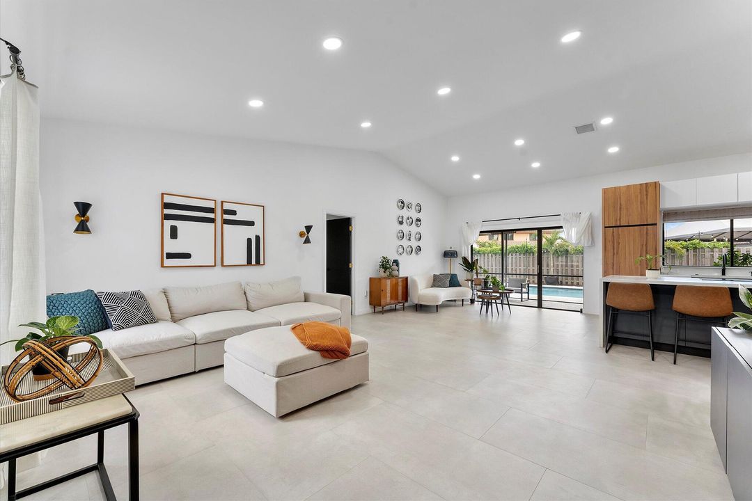 待售: $799,000 (4 贝兹, 2 浴室, 2236 平方英尺)