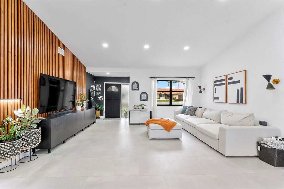 待售: $799,000 (4 贝兹, 2 浴室, 2236 平方英尺)