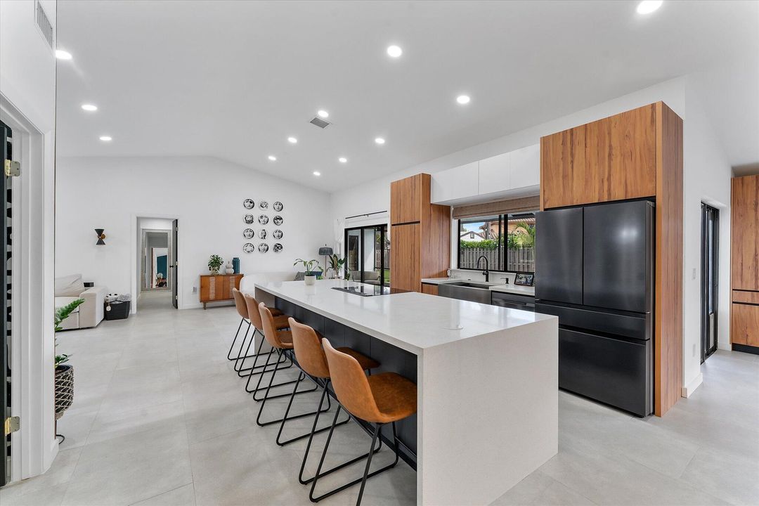 待售: $799,000 (4 贝兹, 2 浴室, 2236 平方英尺)