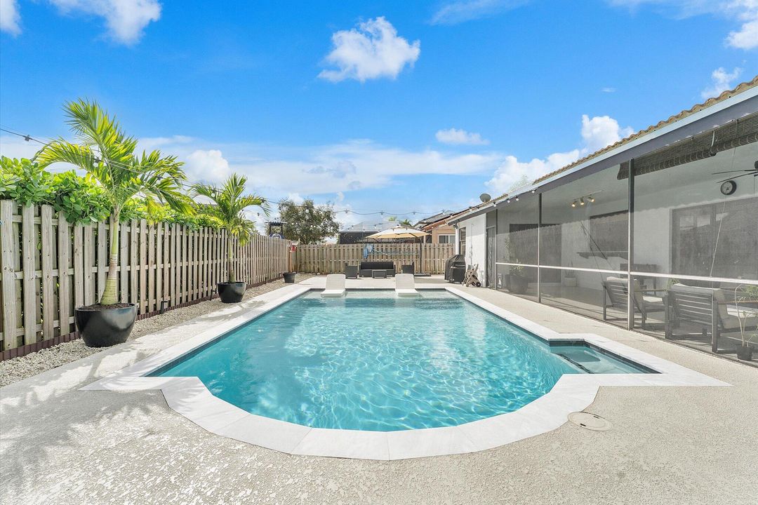 待售: $799,000 (4 贝兹, 2 浴室, 2236 平方英尺)