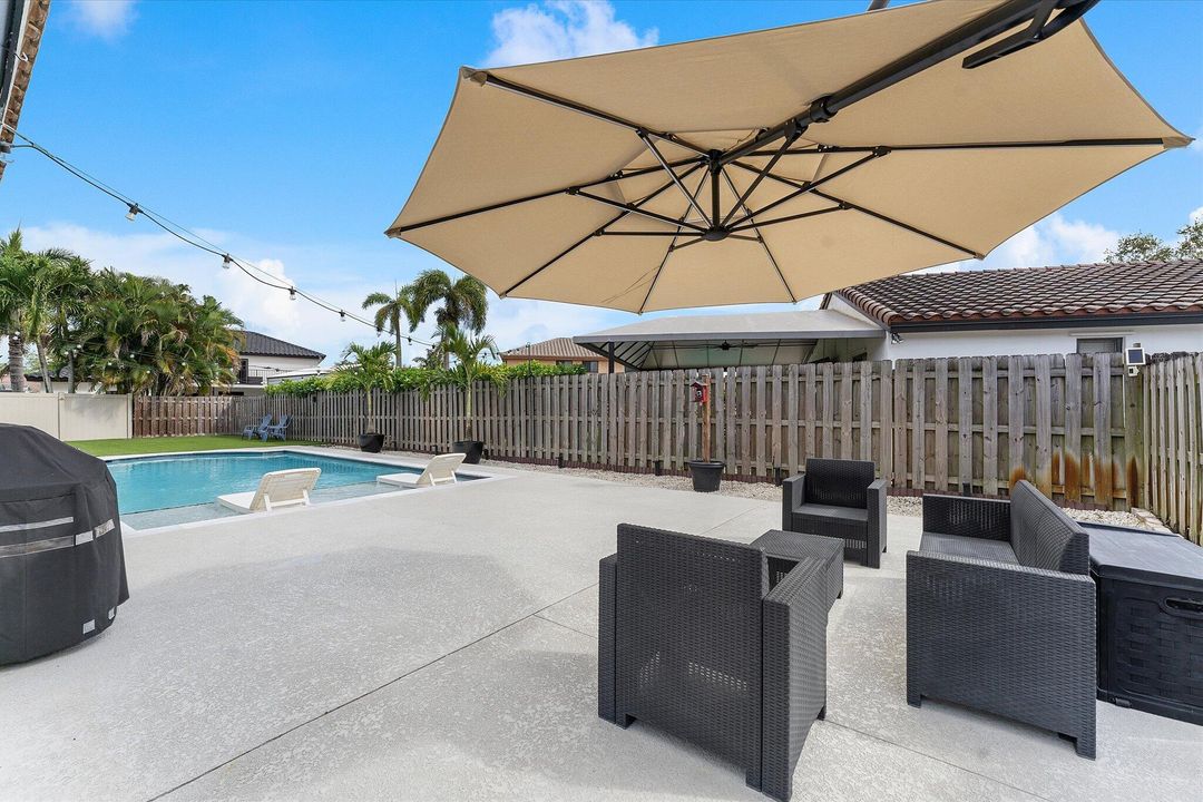 待售: $799,000 (4 贝兹, 2 浴室, 2236 平方英尺)