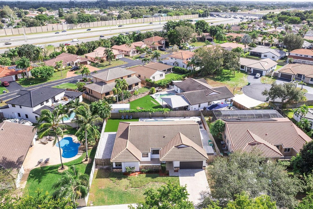 待售: $799,000 (4 贝兹, 2 浴室, 2236 平方英尺)