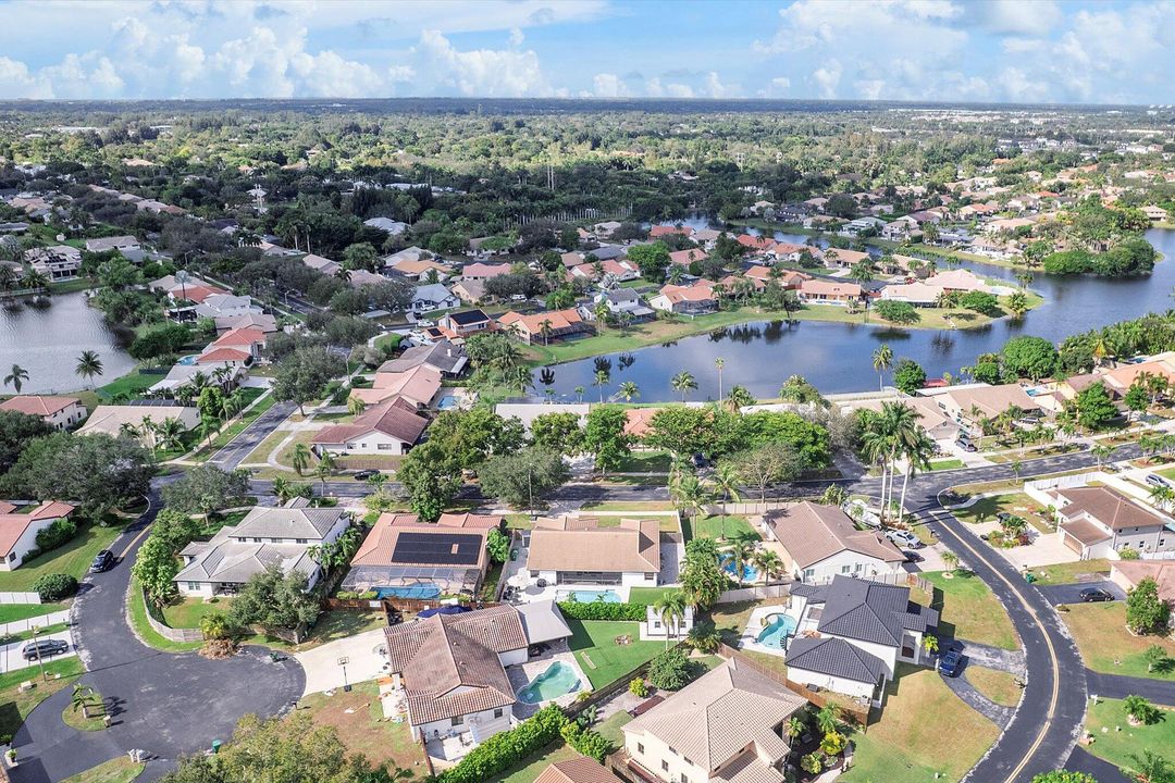 待售: $799,000 (4 贝兹, 2 浴室, 2236 平方英尺)