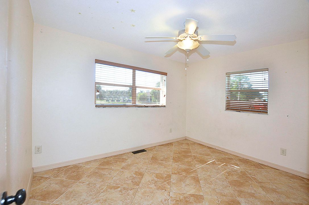 For Sale: $320,000 (3 beds, 2 baths, 1455 Square Feet)