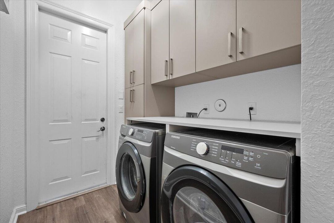 For Sale: $875,000 (2 beds, 2 baths, 1841 Square Feet)