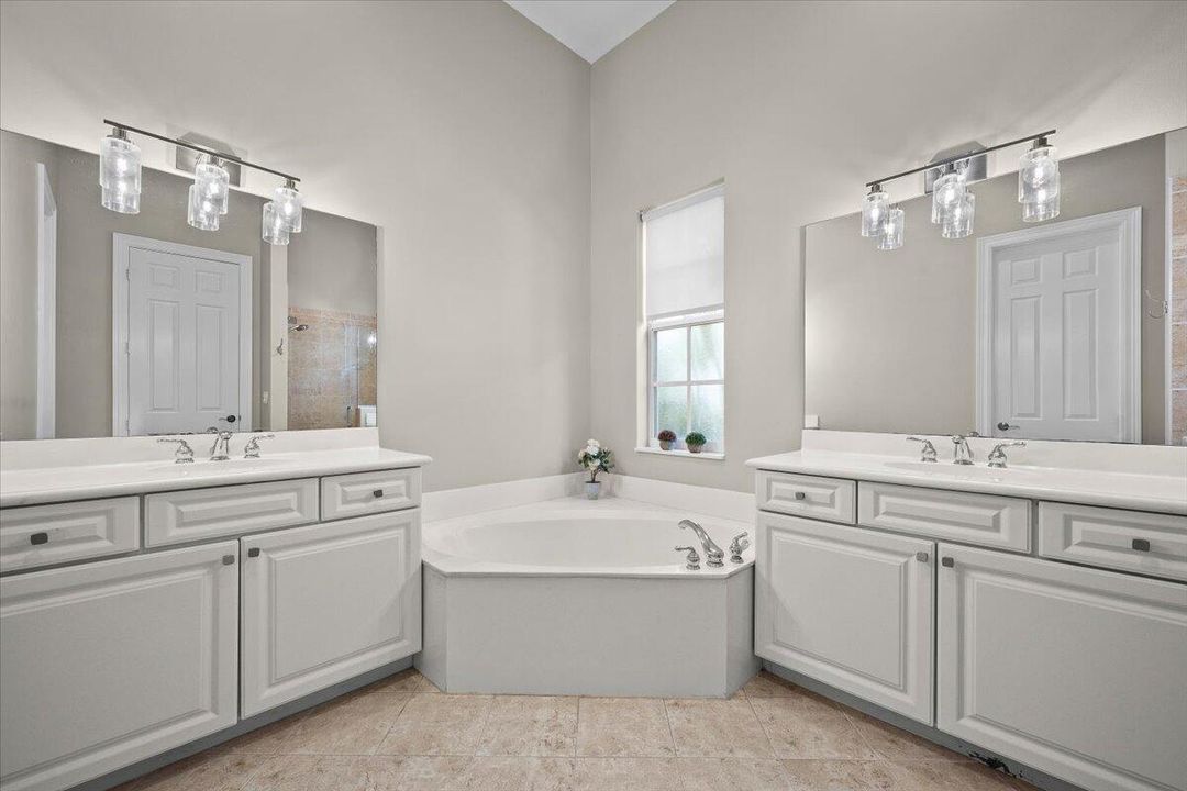 For Sale: $875,000 (2 beds, 2 baths, 1841 Square Feet)