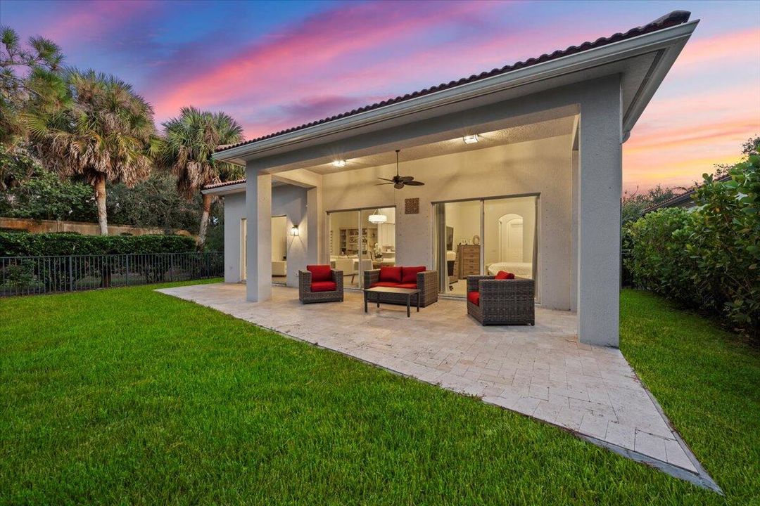 For Sale: $875,000 (2 beds, 2 baths, 1841 Square Feet)