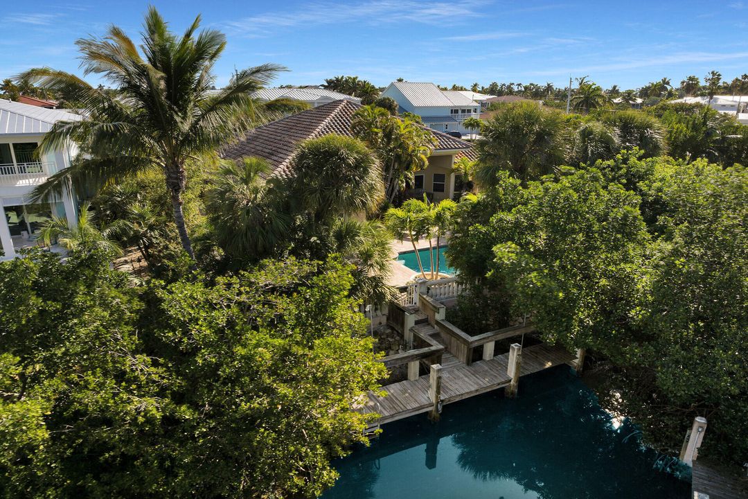 En Venta: $2,199,000 (5 camas, 2 baños, 2347 Pies cuadrados)