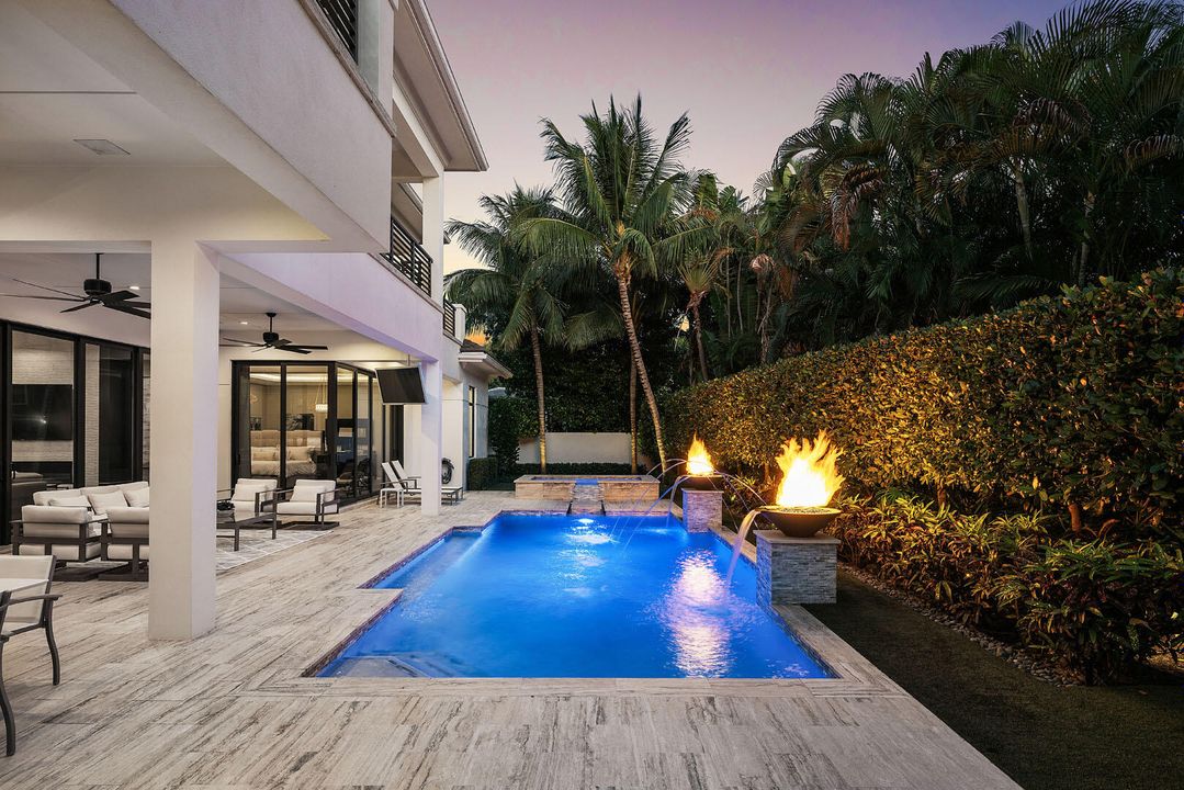 For Sale: $10,900,000 (5 beds, 6 baths, 7169 Square Feet)