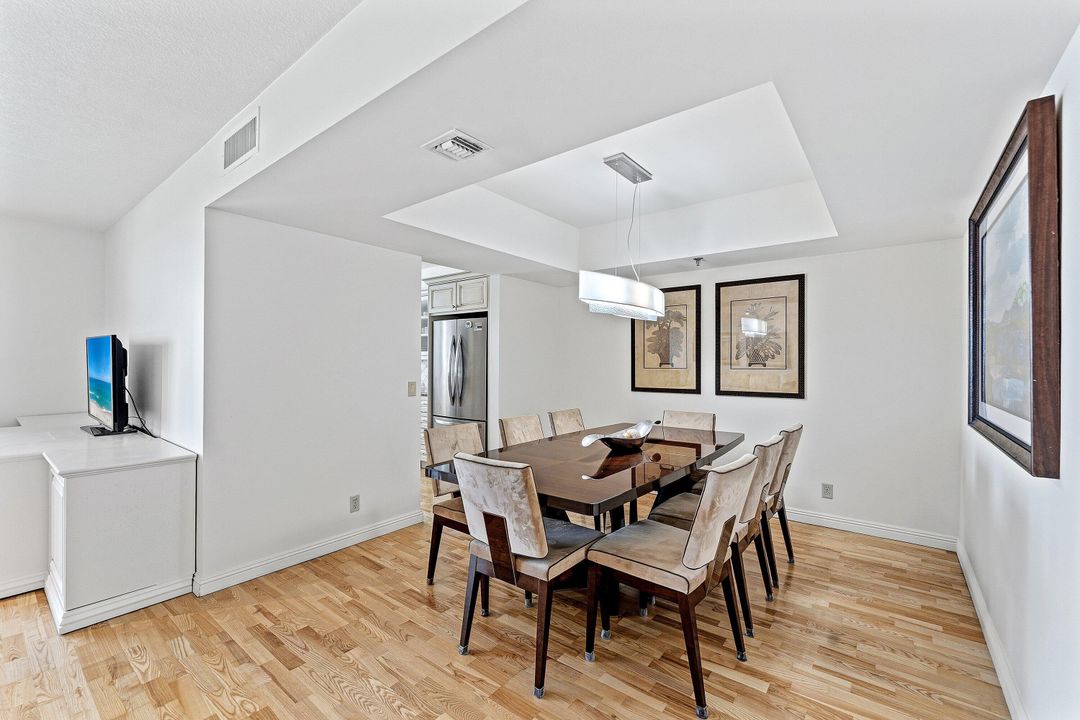 На продажу: $950,000 (2 спален, 2 ванн, 1556 Квадратных фут)