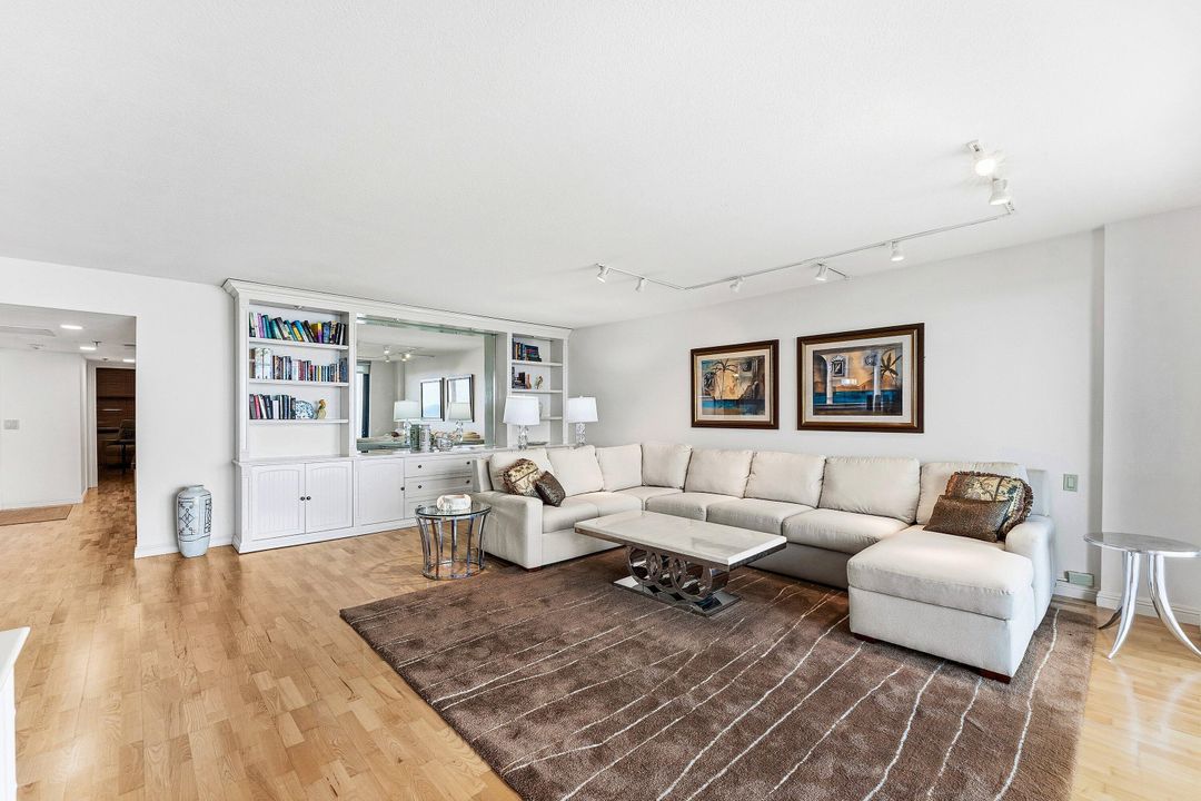 На продажу: $950,000 (2 спален, 2 ванн, 1556 Квадратных фут)