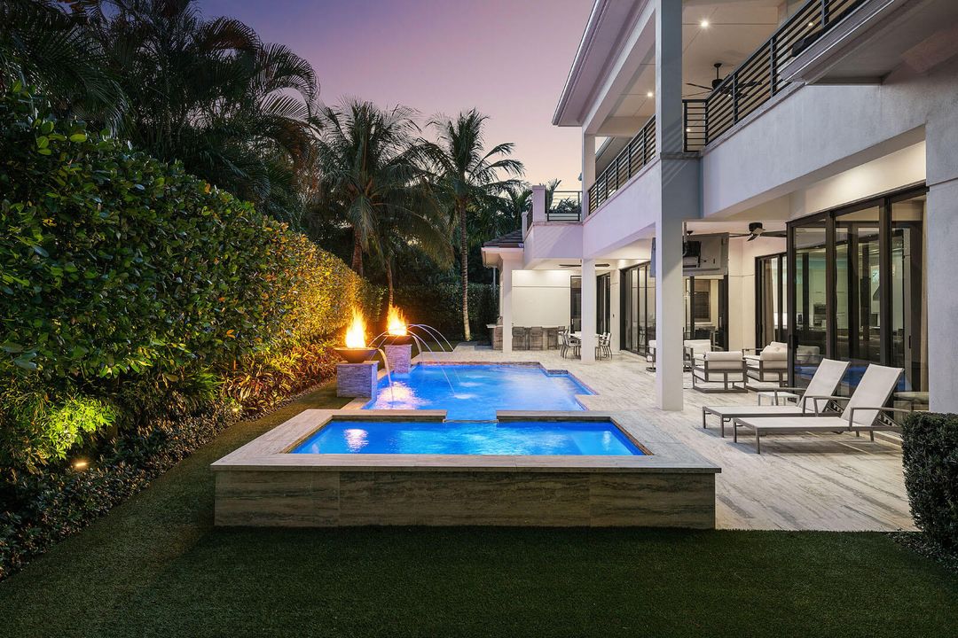 For Sale: $10,900,000 (5 beds, 6 baths, 7169 Square Feet)