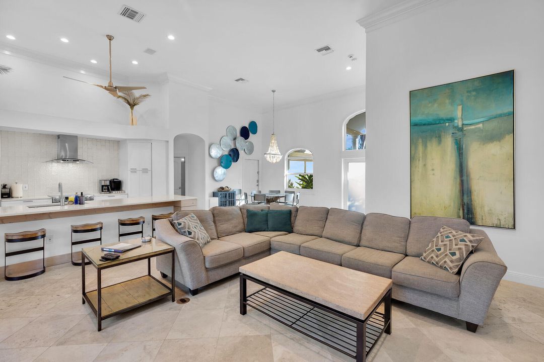 En Venta: $2,199,000 (5 camas, 2 baños, 2347 Pies cuadrados)