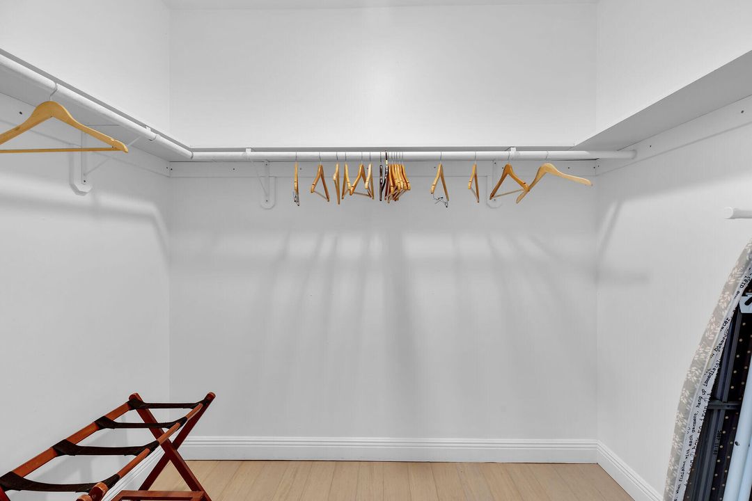 En Venta: $2,199,000 (5 camas, 2 baños, 2347 Pies cuadrados)