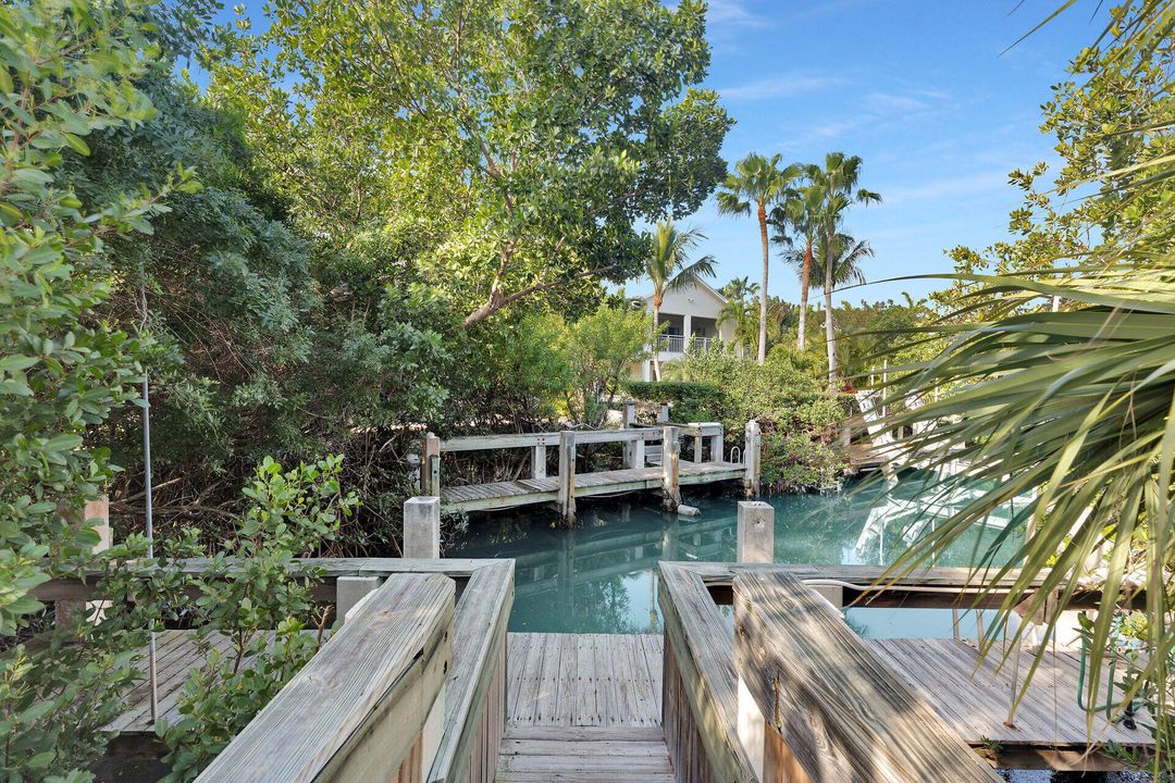 En Venta: $2,199,000 (5 camas, 2 baños, 2347 Pies cuadrados)