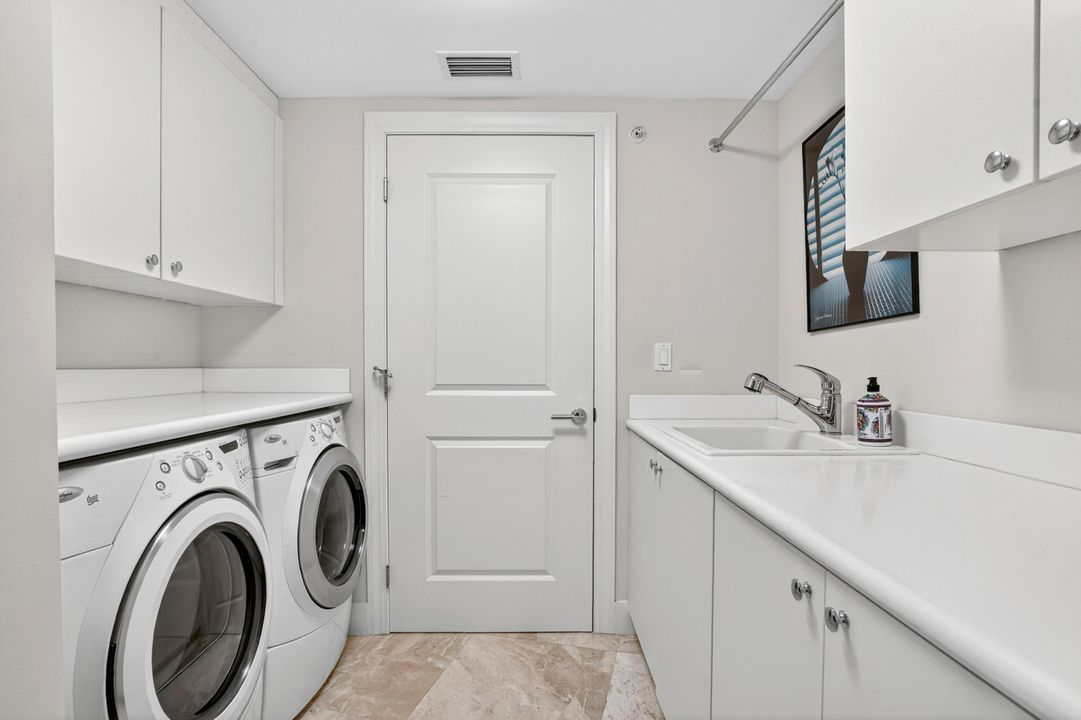 For Sale: $2,195,000 (2 beds, 2 baths, 2108 Square Feet)