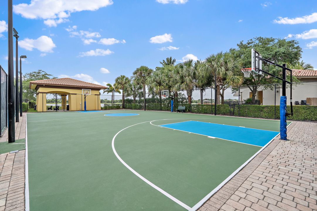 For Sale: $875,000 (2 beds, 2 baths, 1841 Square Feet)