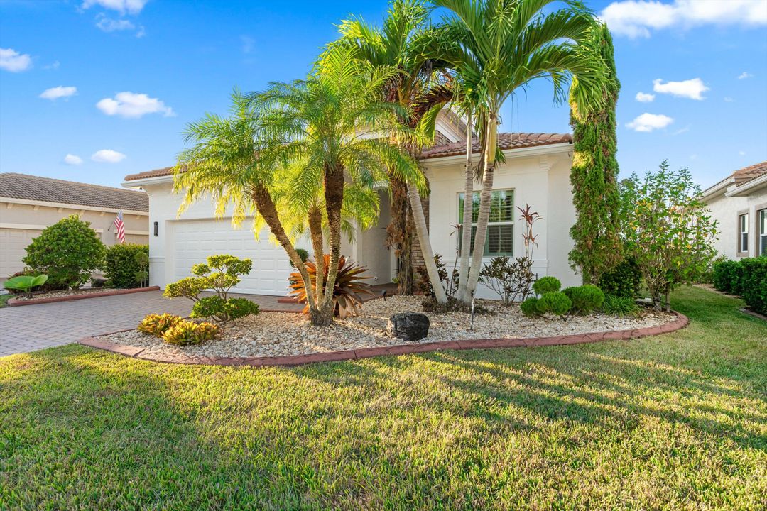 For Sale: $525,000 (3 beds, 3 baths, 2167 Square Feet)