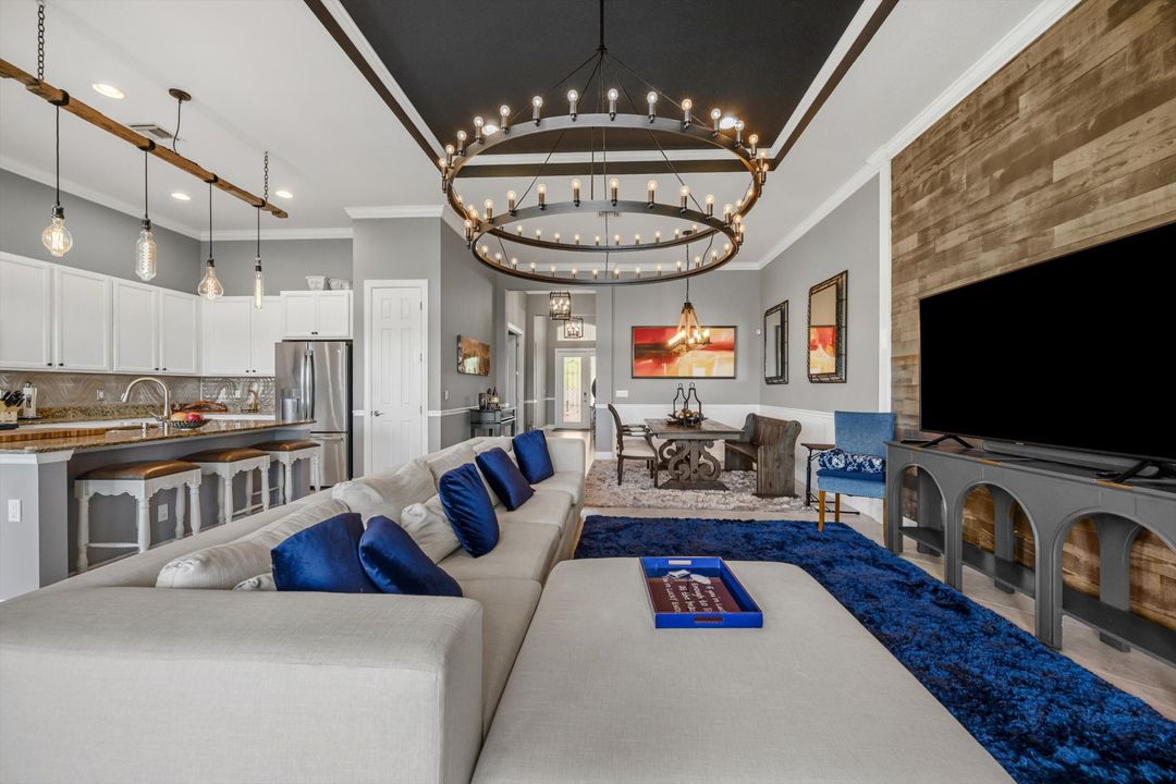 For Sale: $525,000 (3 beds, 3 baths, 2167 Square Feet)