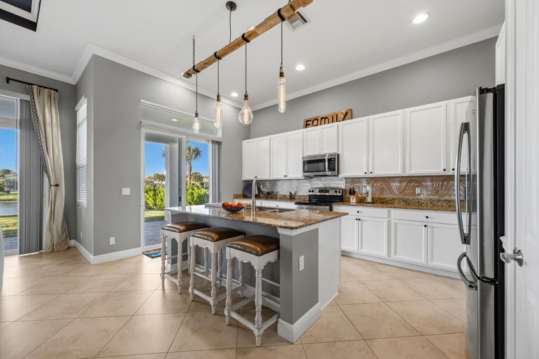 For Sale: $525,000 (3 beds, 3 baths, 2167 Square Feet)