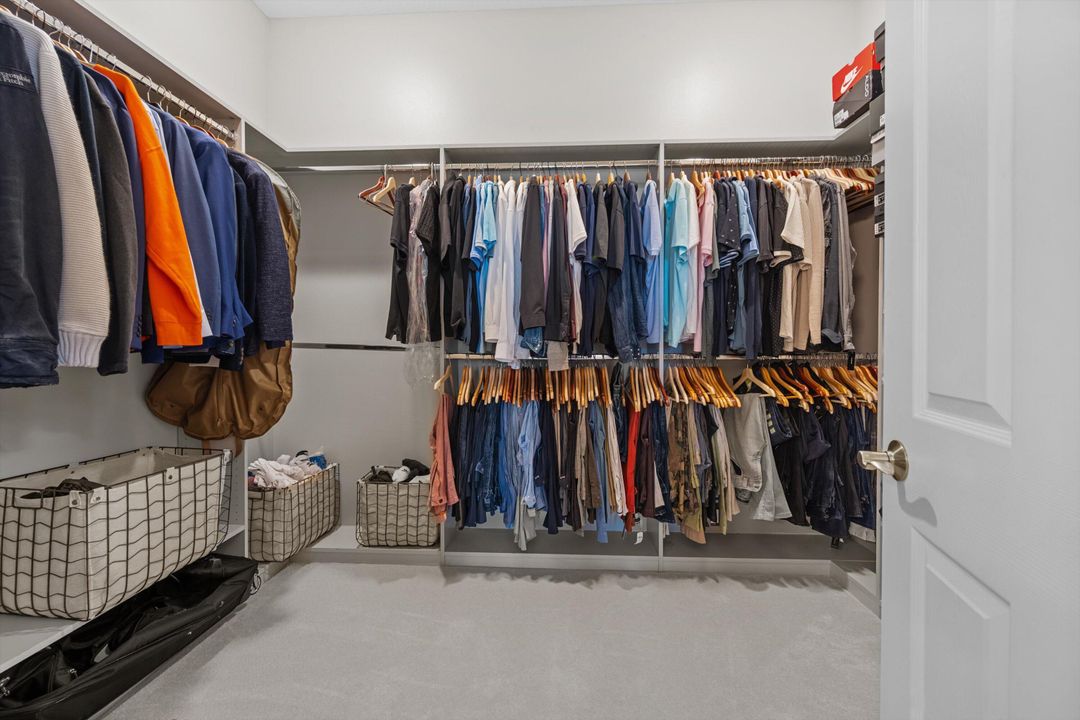 For Sale: $525,000 (3 beds, 3 baths, 2167 Square Feet)