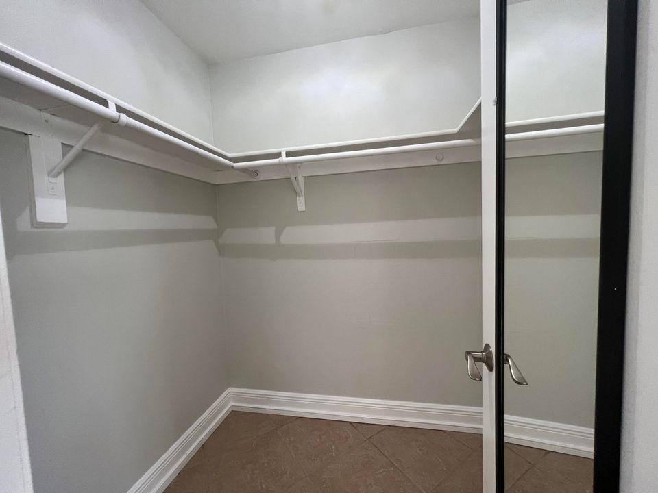 For Rent: $3,100 (2 beds, 2 baths, 1333 Square Feet)