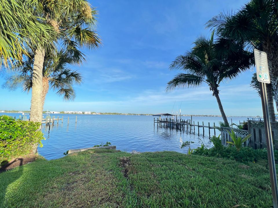 For Rent: $3,100 (2 beds, 2 baths, 1333 Square Feet)