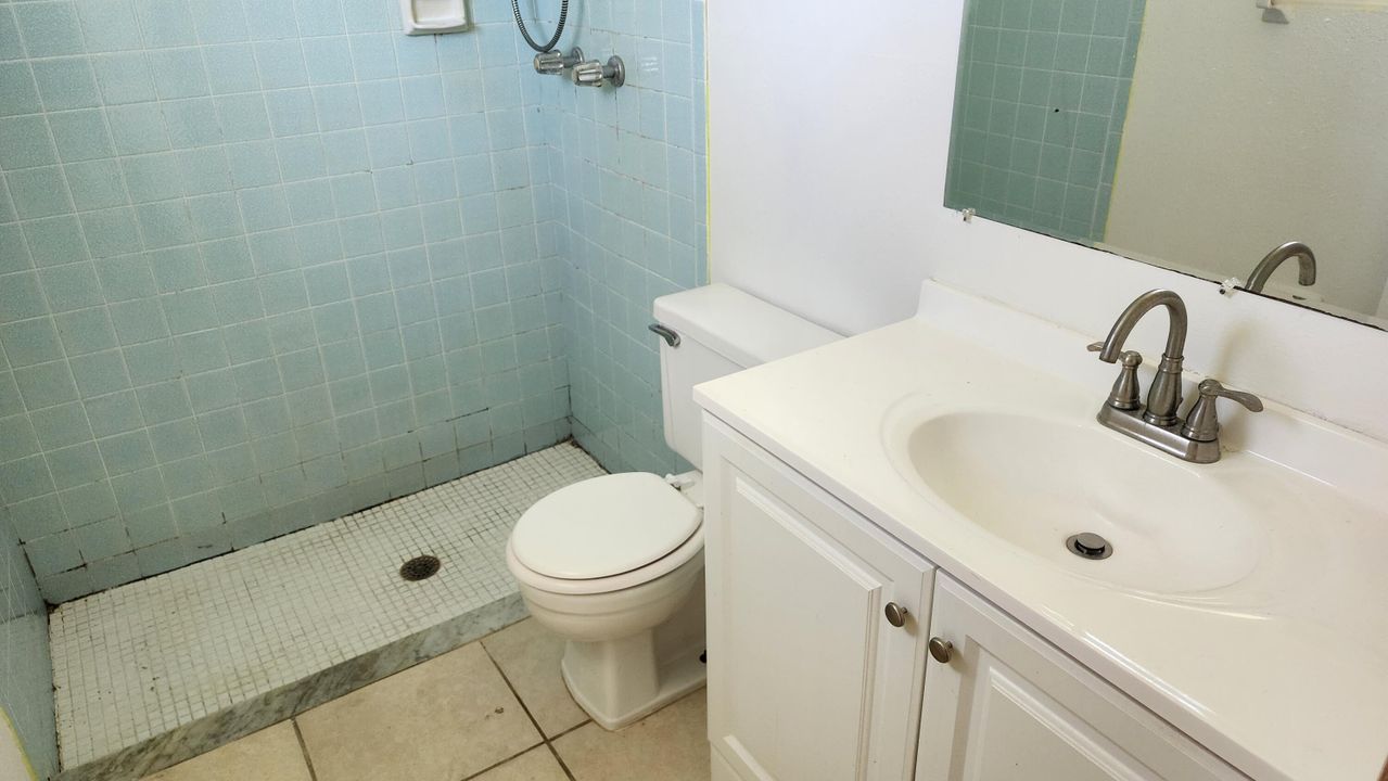 For Rent: $2,100 (3 beds, 2 baths, 1176 Square Feet)