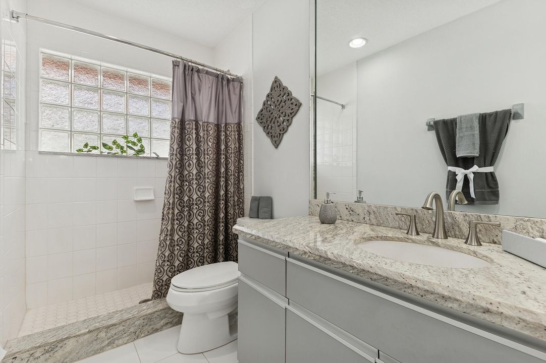 En Venta: $695,000 (3 camas, 2 baños, 1572 Pies cuadrados)