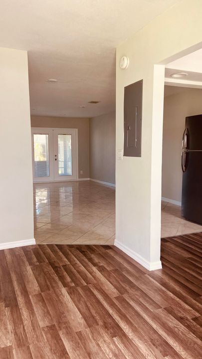 For Sale: $299,000 (3 beds, 2 baths, 1226 Square Feet)