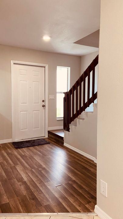 For Sale: $299,000 (3 beds, 2 baths, 1226 Square Feet)