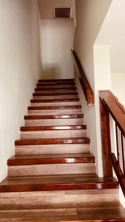 For Sale: $299,000 (3 beds, 2 baths, 1226 Square Feet)