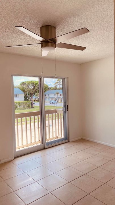 For Sale: $299,000 (3 beds, 2 baths, 1226 Square Feet)