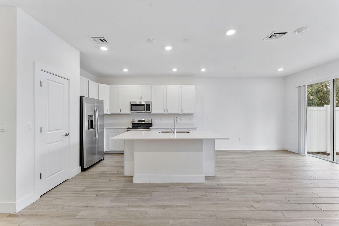 En Venta: $415,000 (3 camas, 2 baños, 1652 Pies cuadrados)