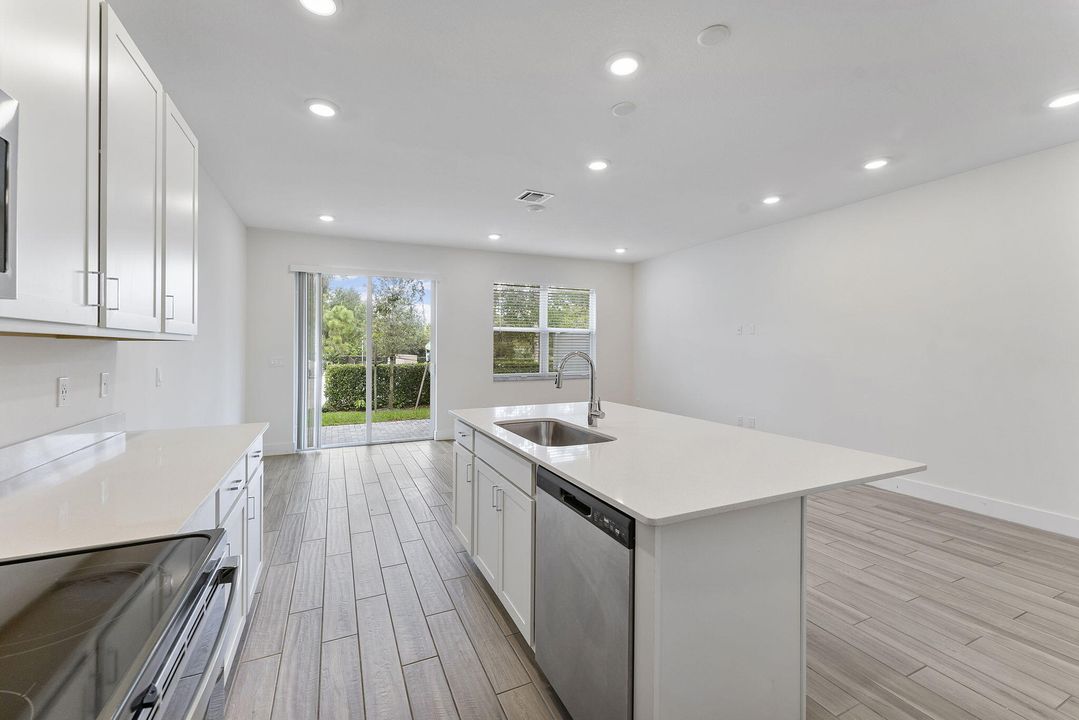 En Venta: $415,000 (3 camas, 2 baños, 1652 Pies cuadrados)