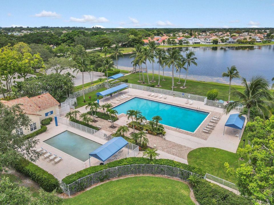 For Sale: $725,000 (4 beds, 3 baths, 2376 Square Feet)