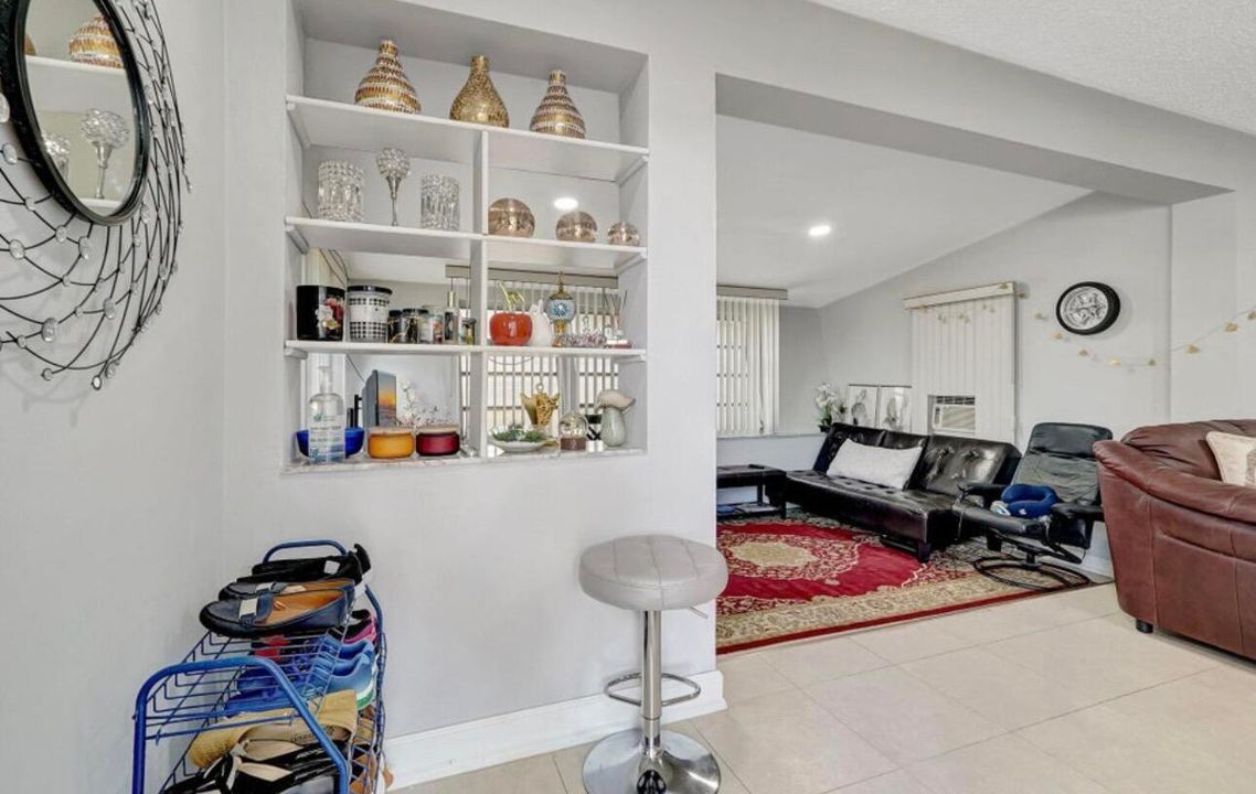 En Venta: $479,900 (3 camas, 2 baños, 1232 Pies cuadrados)