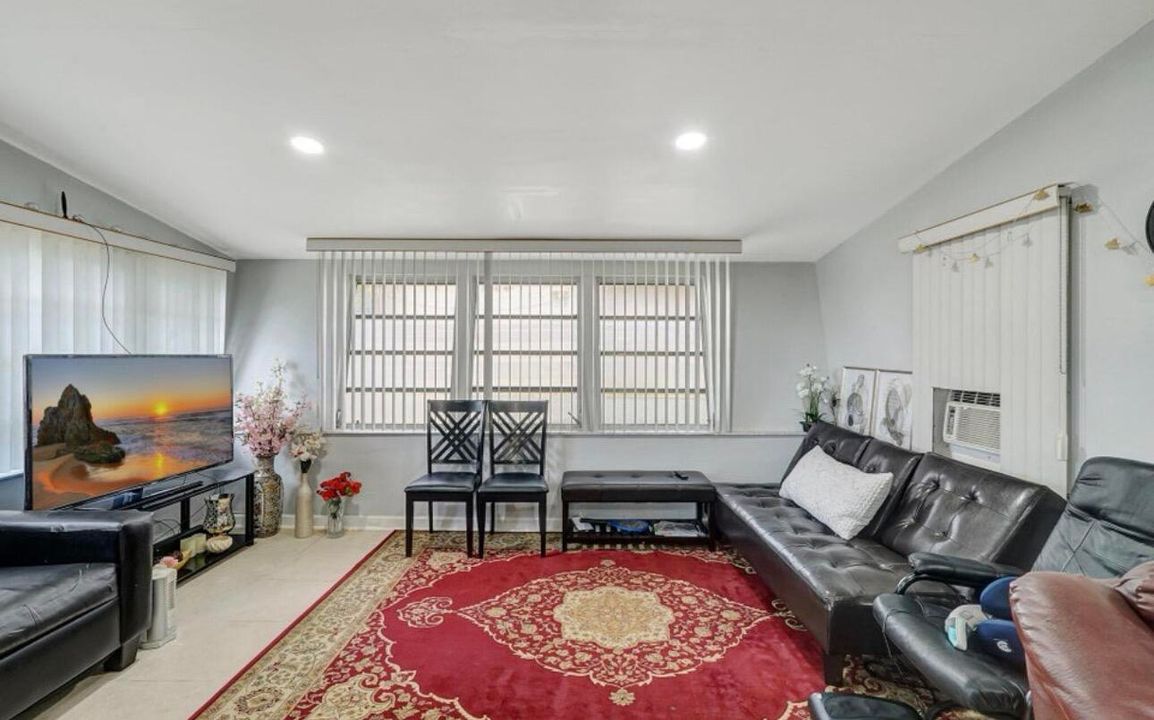 En Venta: $479,900 (3 camas, 2 baños, 1232 Pies cuadrados)